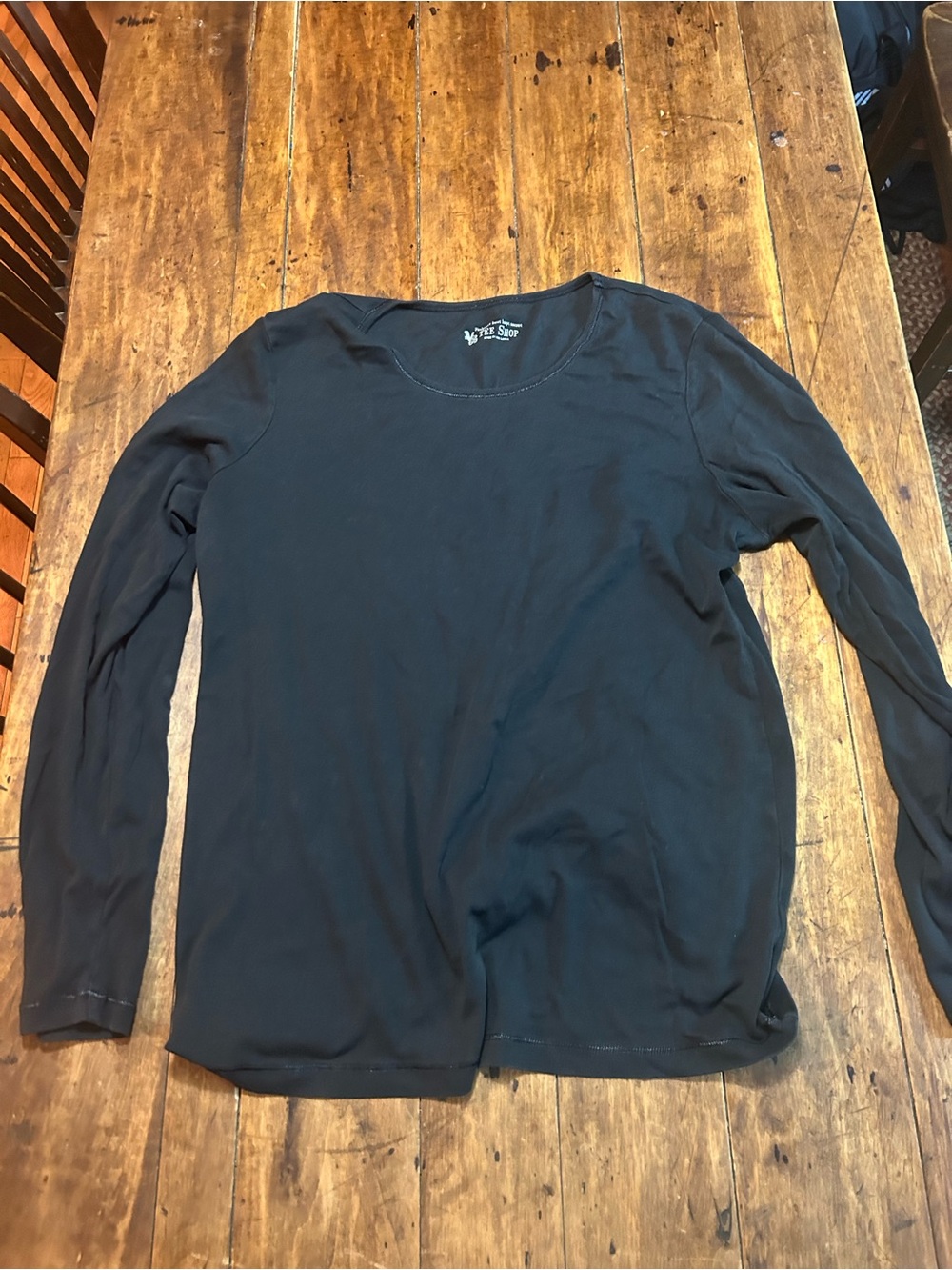 Women's Black Long-Sleeve Crewneck Tee